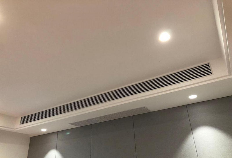 空调出风口滴水?别急着加氟,多半是这3个原因 空调出风口滴水?别急着加氟,多半是这3个原因